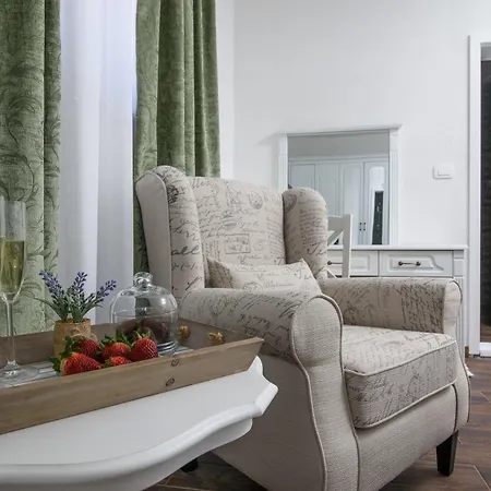 D'oro Πανσιόν Τρογκίρ