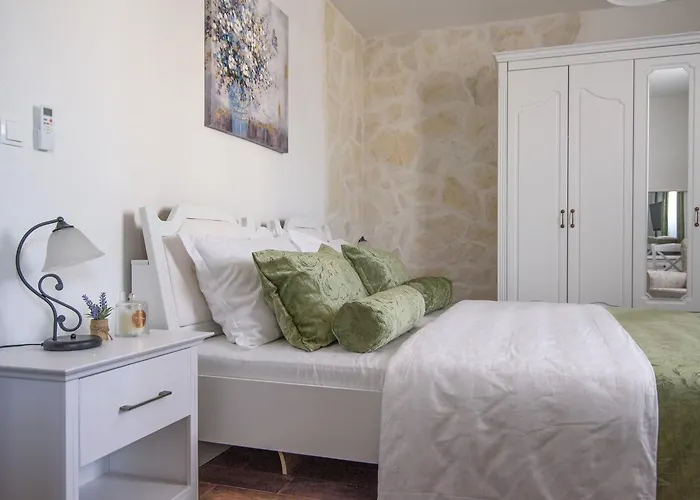 D'oro 4* Τρογκίρ