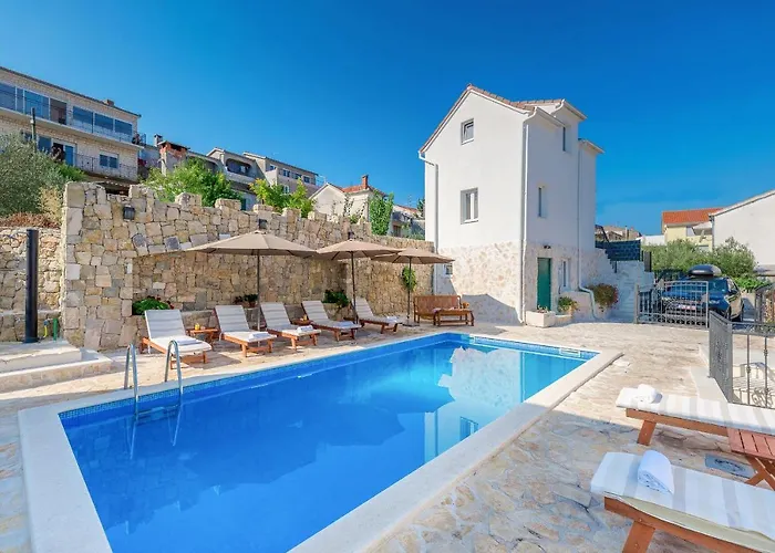 D'oro Πανσιόν Τρογκίρ