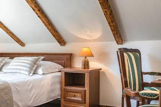 D'oro Πανσιόν Τρογκίρ